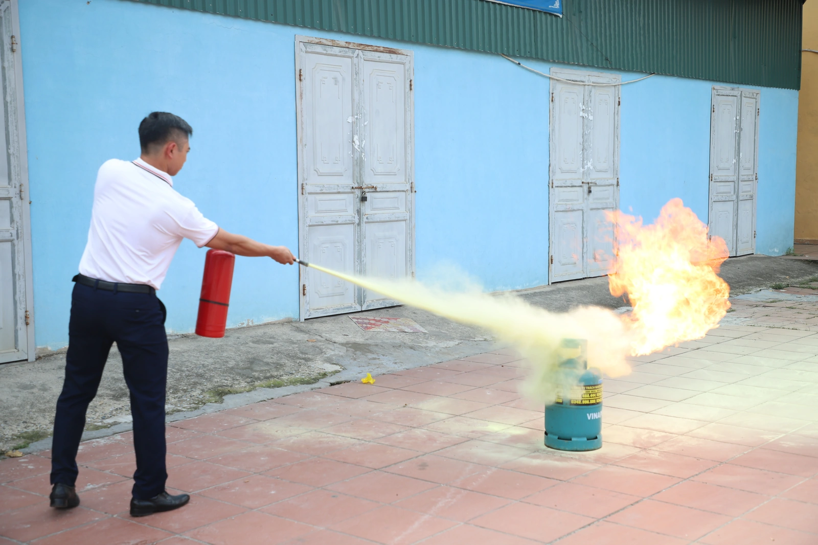Một ngày trải nghiệm tại Trung tâm giáo dục cộng đồng về phòng cháy chữa cháy và cứu nạn cứu hộ