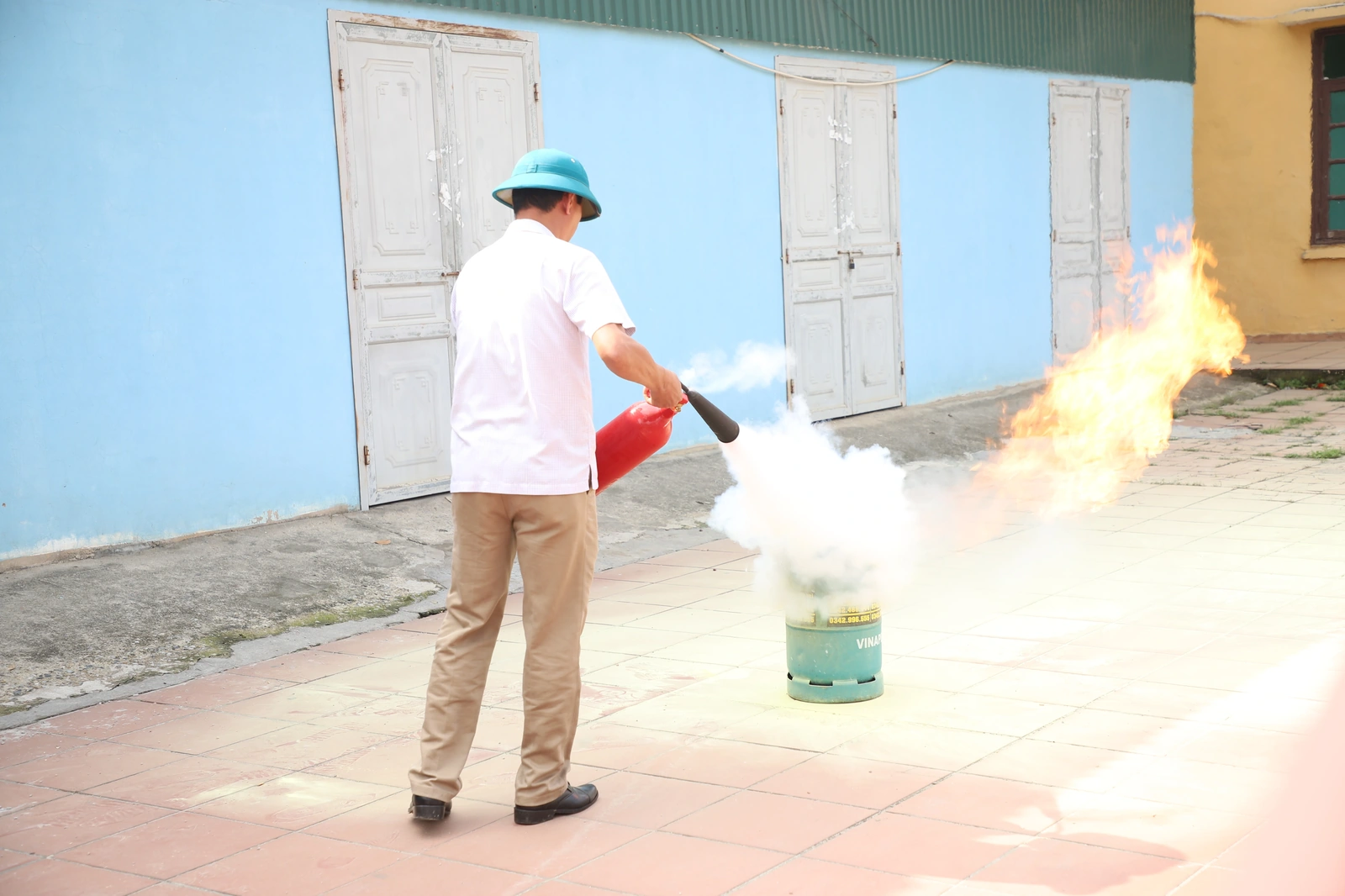 Một ngày trải nghiệm tại Trung tâm giáo dục cộng đồng về phòng cháy chữa cháy và cứu nạn cứu hộ