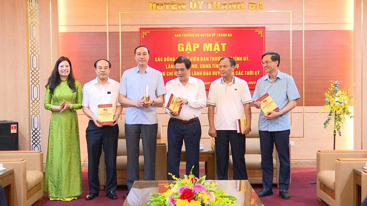 Thanh Ba: Gặp mặt tri ân các đồng chí Ủy viên Ban Thường vụ Tỉnh ủy, lãnh đạo HĐND, UBND tỉnh và lãnh đạo huyện qua các thời kỳ