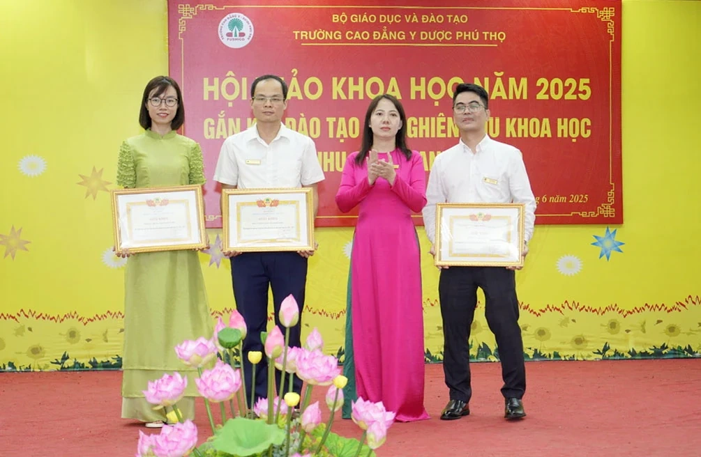 Hội thảo khoa học năm 2025: “Gắn kết đào tạo và nghiên cứu khoa học với nhu cầu doanh nghiệp”