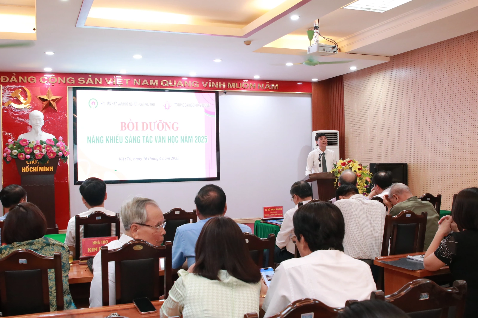 Khai mạc lớp bồi dưỡng năng khiếu sáng tác văn học năm 2025