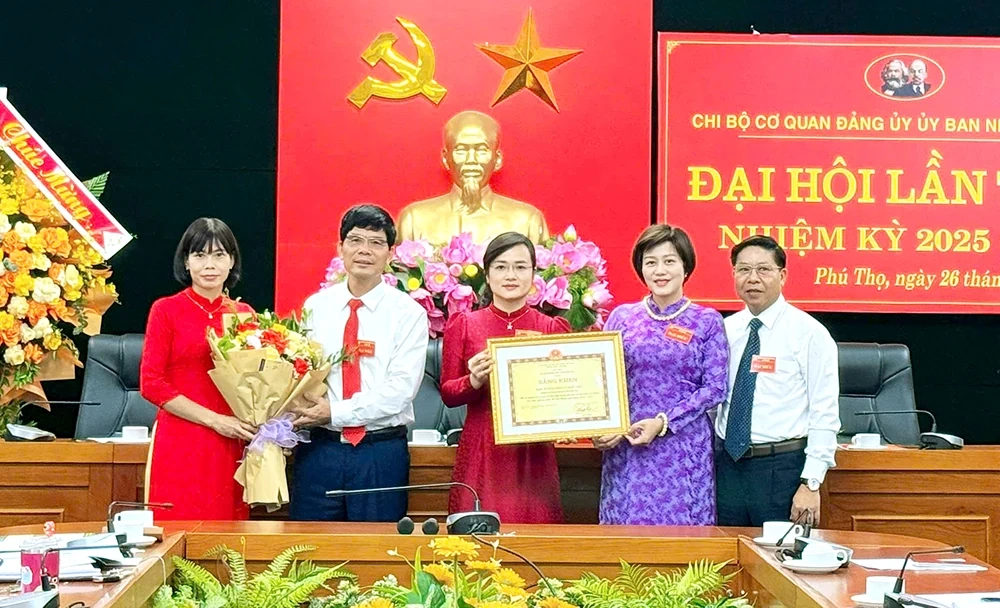 Đại hội Chi bộ cơ quan Đảng ủy UBND tỉnh