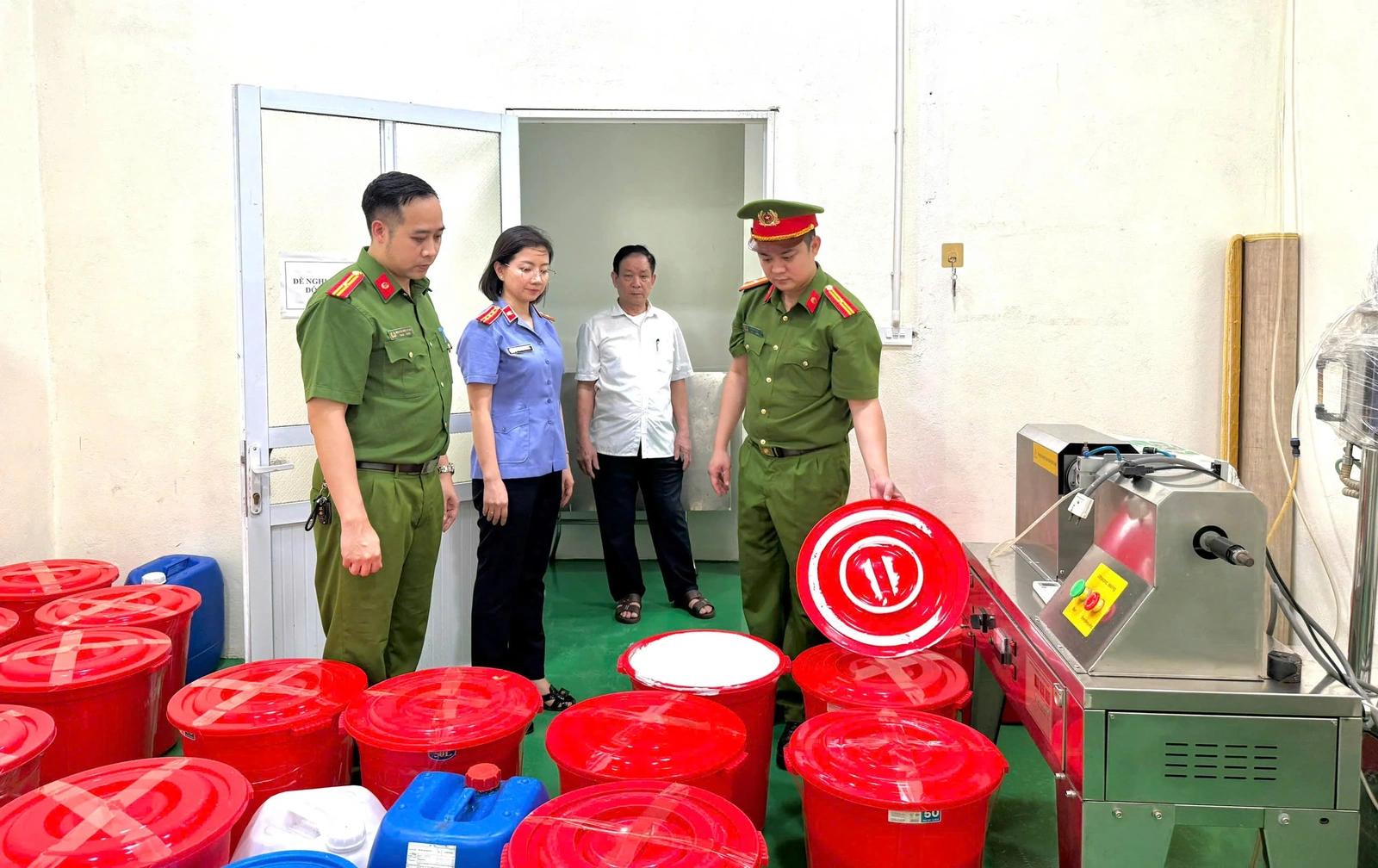 Khởi tố, bắt giam Giám đốc Công ty TNHH Sản xuất và thương mại Athena Việt Nam