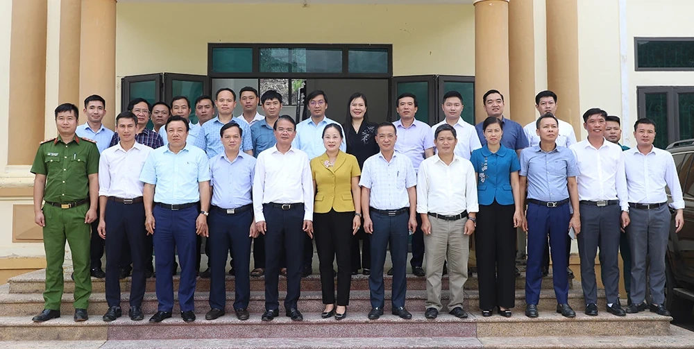 Bí thư Tỉnh ủy Đặng Xuân Phong thăm và làm việc tại xã Trung Sơn