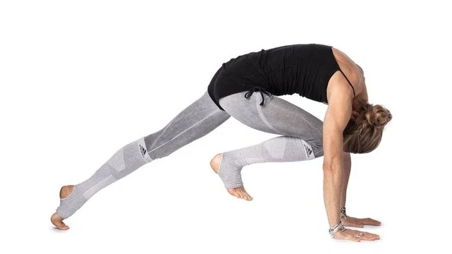 6 tư thế yoga giúp làm săn chắc cơ bụng