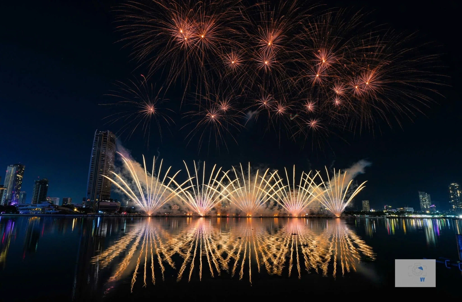 Z121 Vina Pyrotech giành vị trí Á quân Lễ hội pháo hoa Quốc tế Đà Nẵng ngay năm đầu tham dự