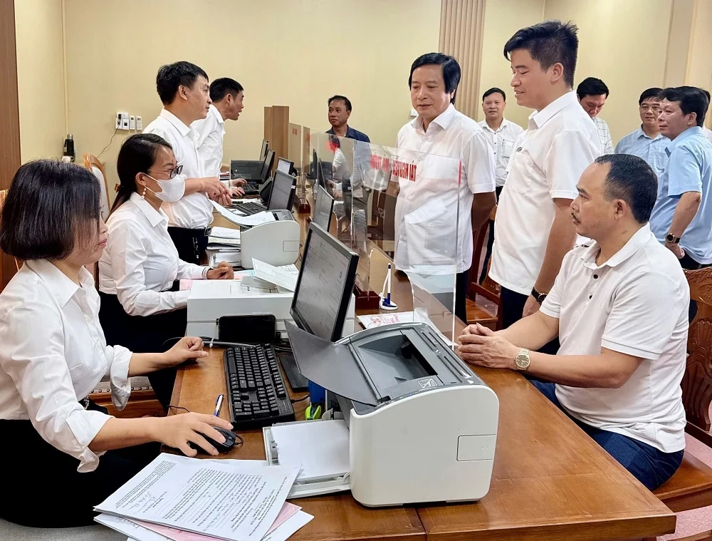 Phó Chủ tịch UBND tỉnh Nguyễn Mạnh Sơn kiểm tra công tác vận hành chính quyền địa phương 2 cấp tại xã Hy Cương