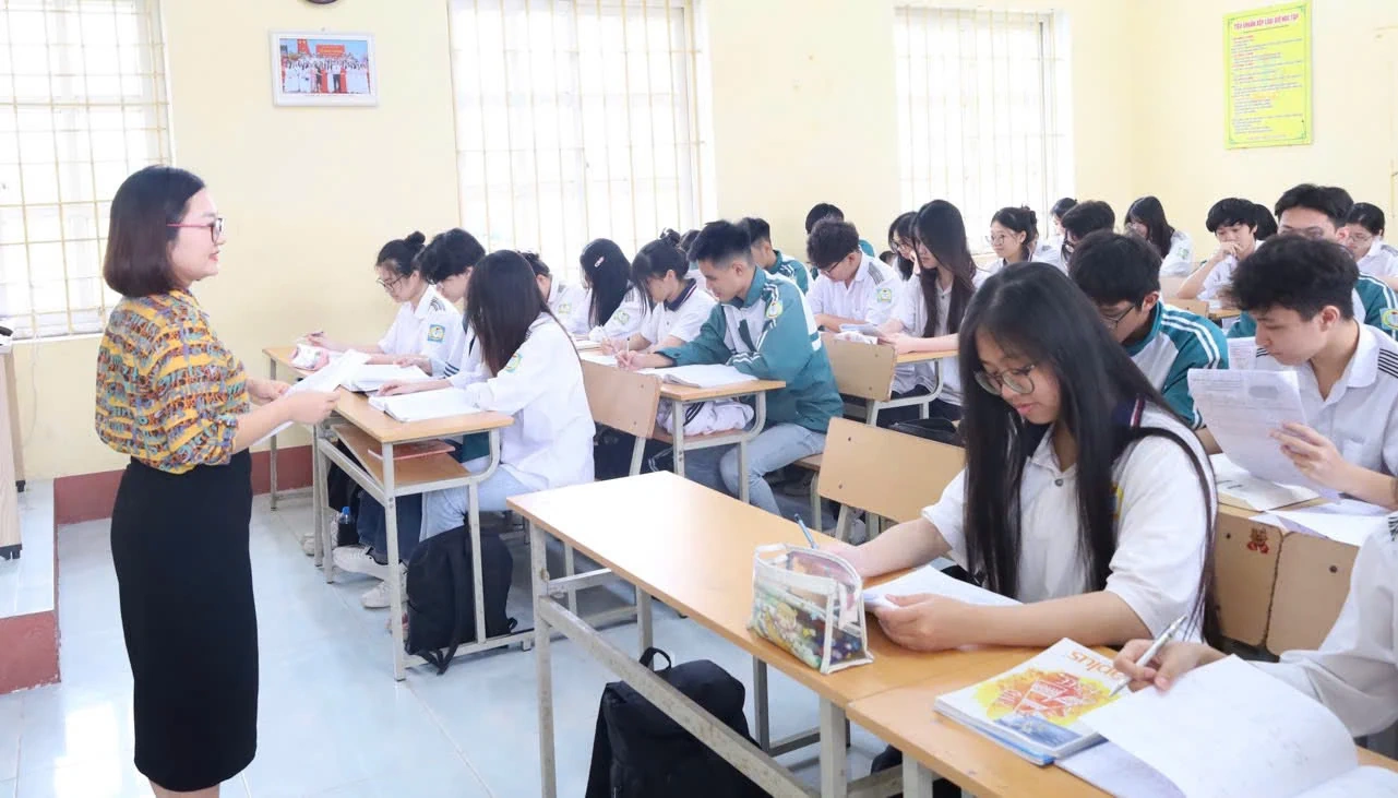 Điều chỉnh giao số lượng người làm việc của một số đơn vị trực thuộc Sở GD&ĐT