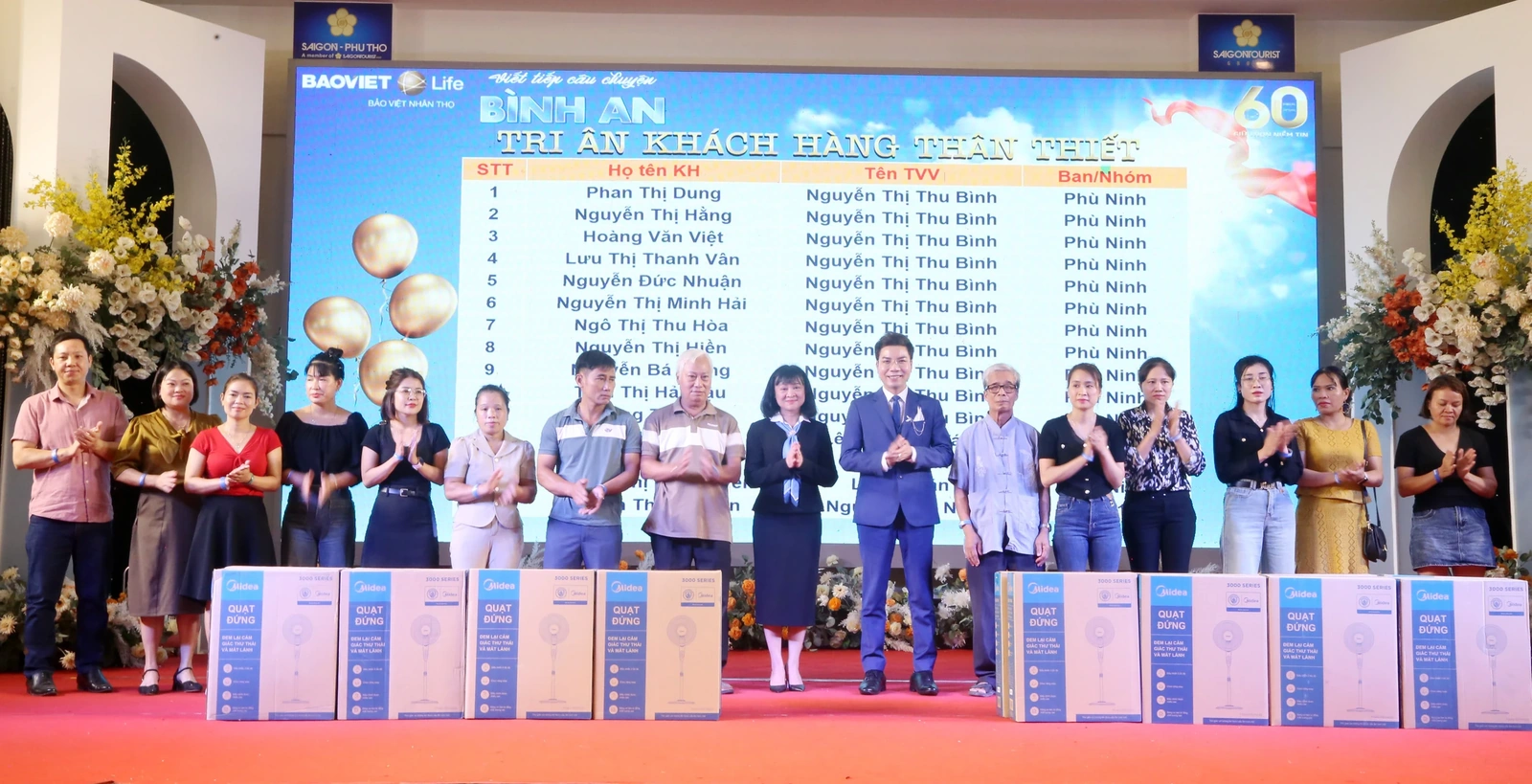 Bảo Việt Nhân thọ Phú Thọ ra mắt 2 sản phẩm mới và trao xe đạp cho các em học sinh hiếu học