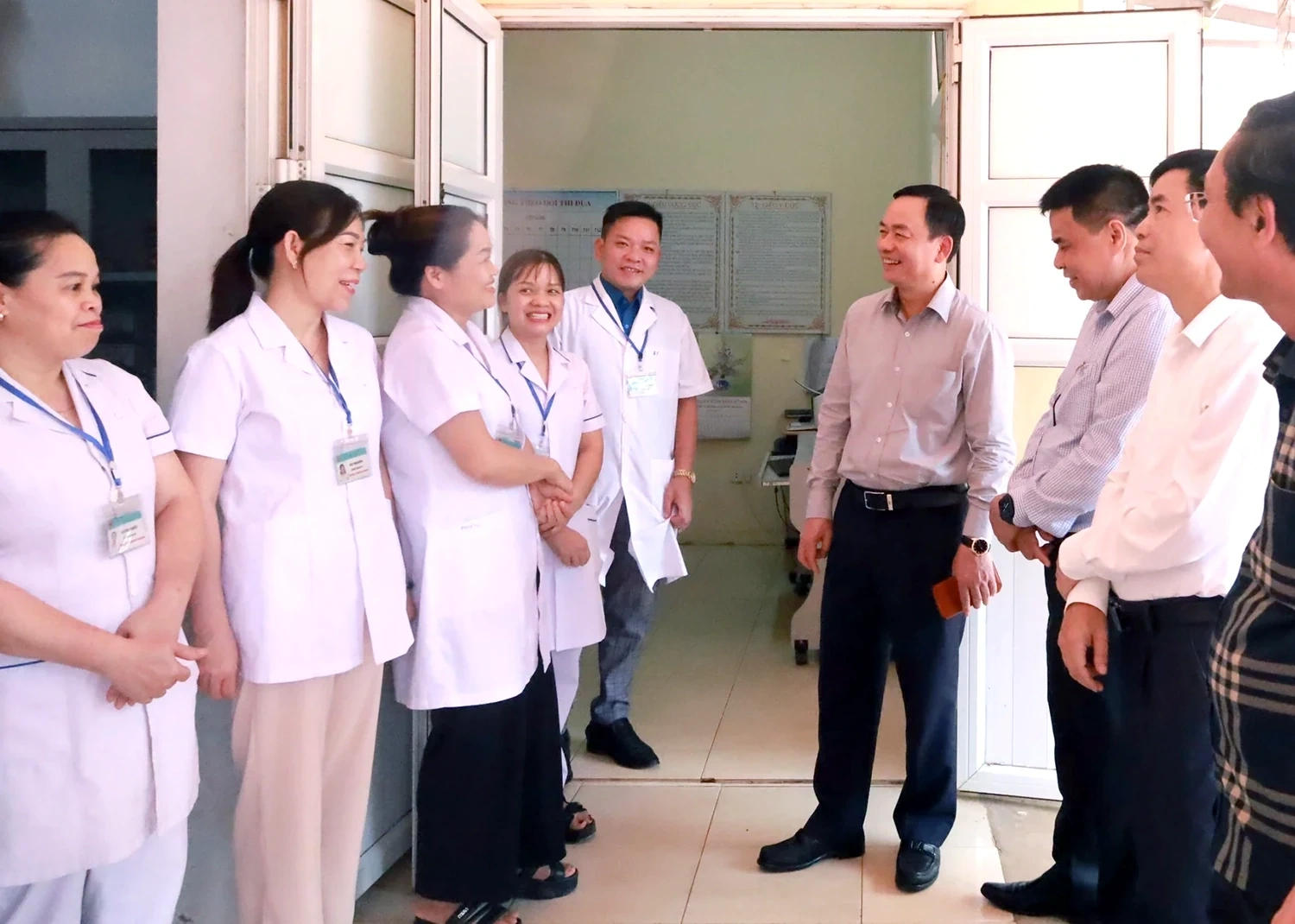 Phó Chủ tịch UBND tỉnh Quách Tất Liêm kiểm tra tại xã Mường Vang