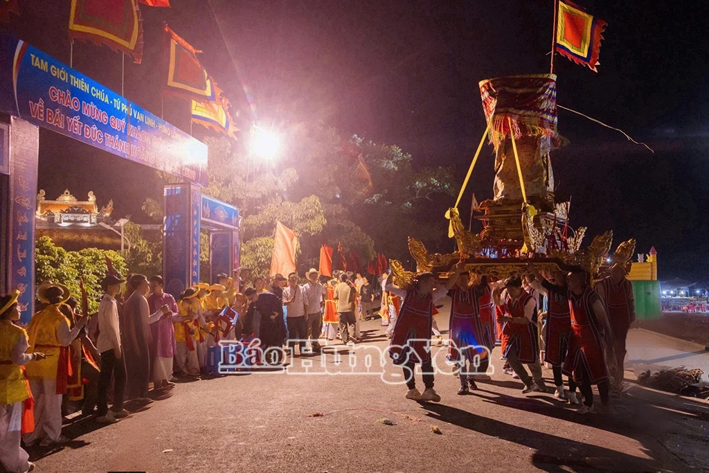 Đền Hưng Long – Dấu ấn linh thiêng vùng sông nước