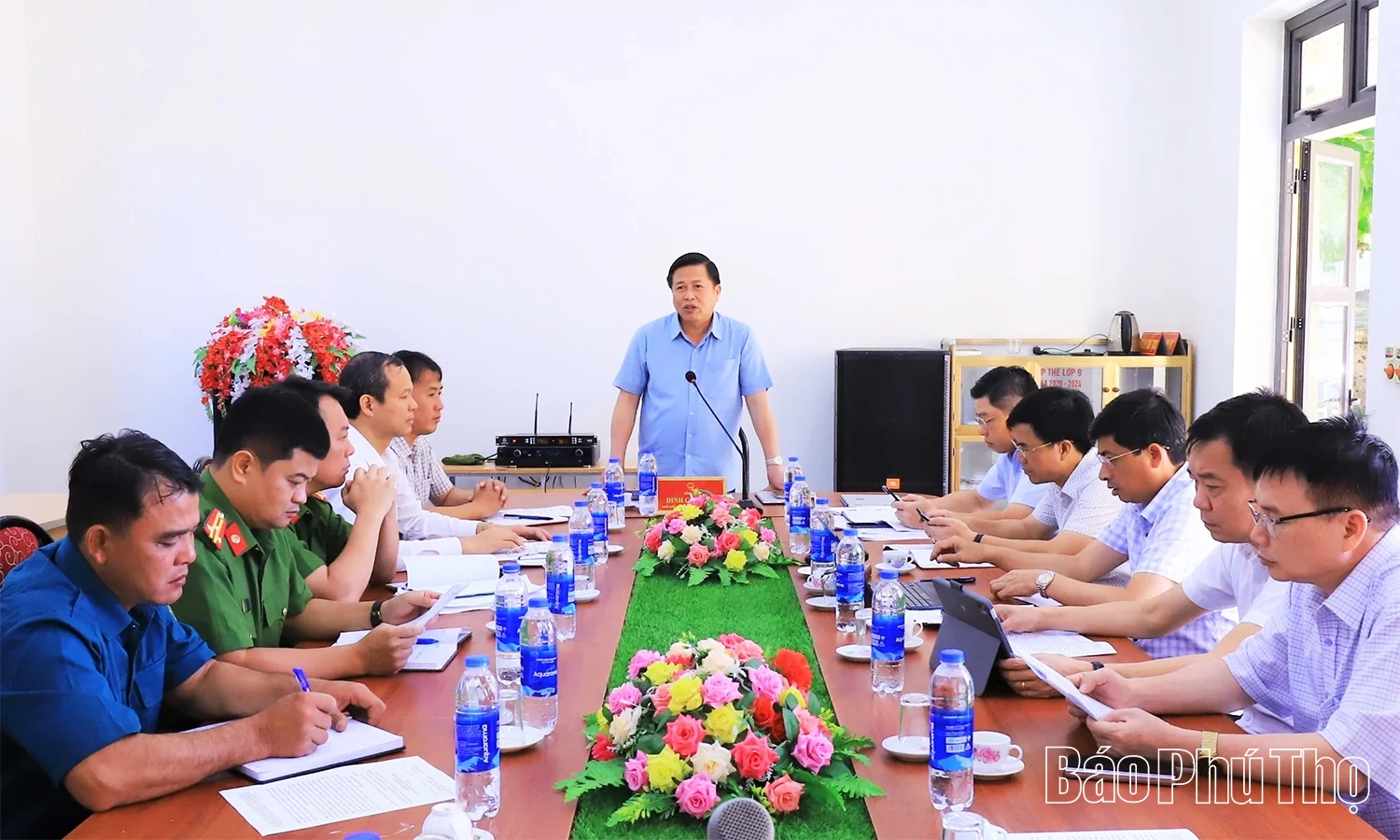 Phó Chủ tịch UBND tỉnh Đinh Công Sứ kiểm tra tình hình hoạt động của chính quyền 2 xã Pà Cò và Mai Châu