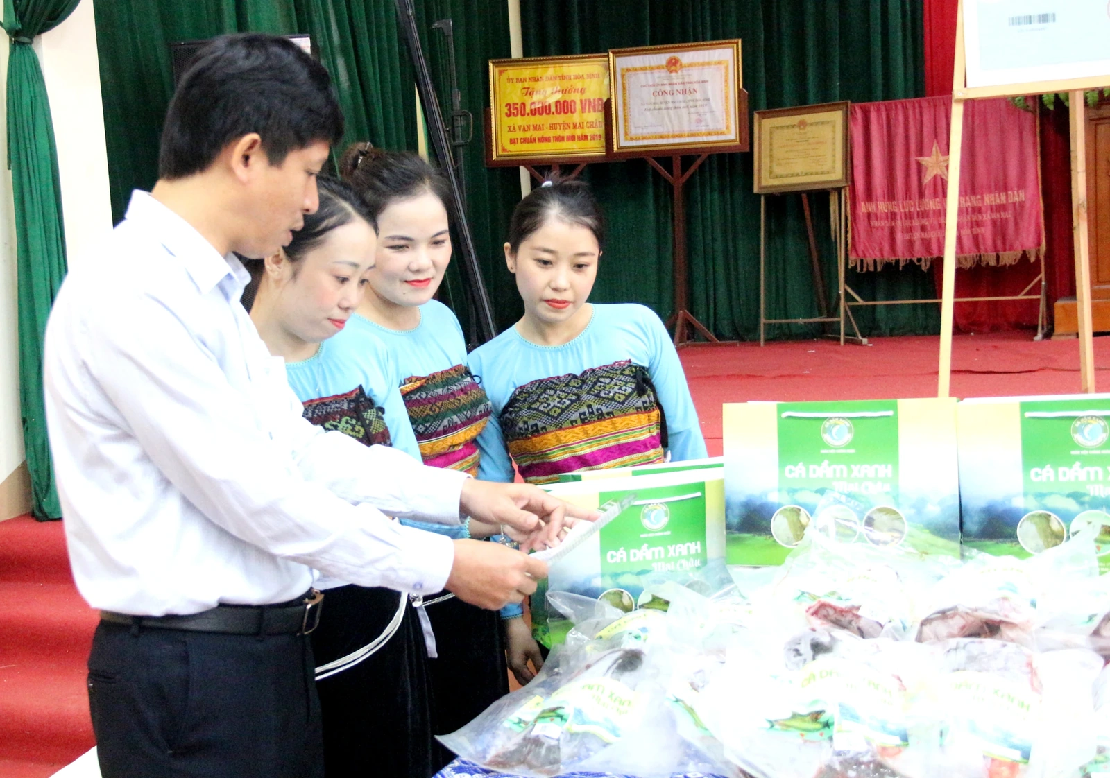 Cá dầm xanh xã Mai Hạ: sản vật từ núi “bơi” ra thị trường lớn