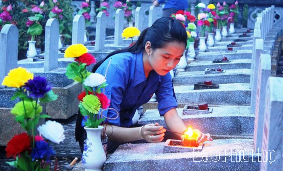 Tháng Bảy ở Nghĩa trang Liệt sĩ Quốc gia Trường Sơn