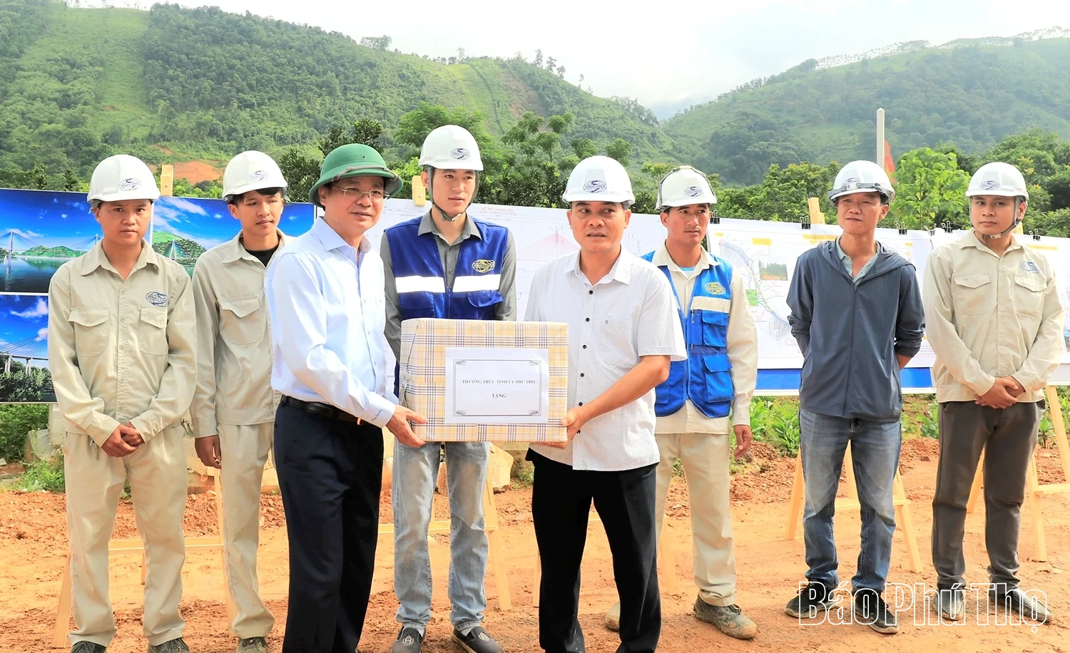 Thường trực Tỉnh ủy kiểm tra tiến độ triển khai thực hiện các dự án trọng điểm tại khu vực Hòa Bình (cũ)