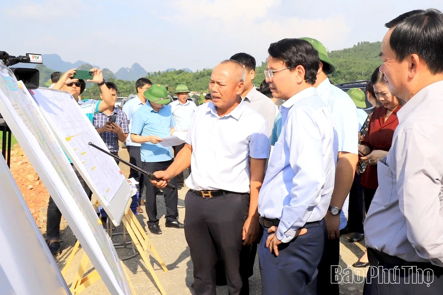 Thường trực Tỉnh ủy kiểm tra tiến độ triển khai thực hiện các dự án trọng điểm tại khu vực Hòa Bình (cũ)