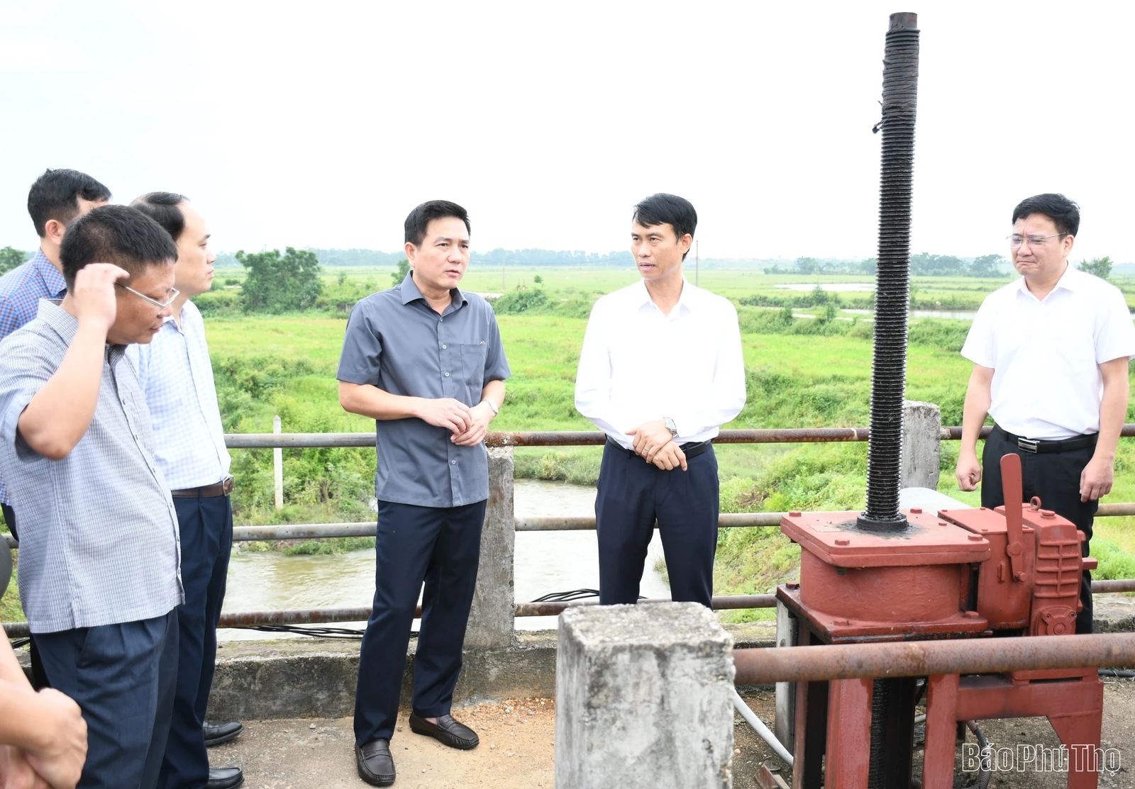 Phó Chủ tịch UBND tỉnh Vũ Việt Văn kiểm tra công tác chuẩn bị ứng phó với bão số 3