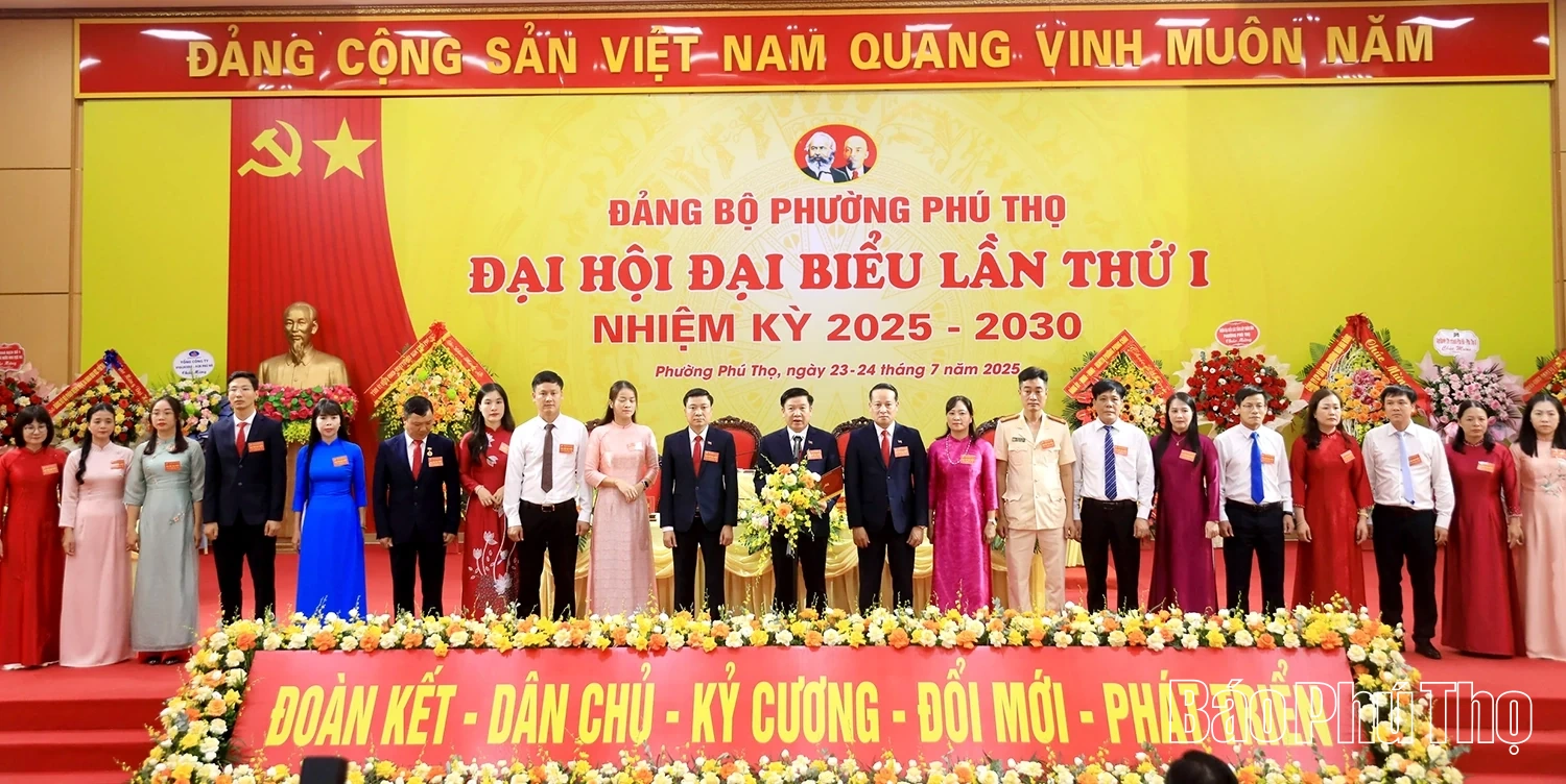 Chủ tịch HĐND tỉnh Bùi Văn Quang dự, chỉ đạo Đại hội Đảng bộ phường Phú Thọ lần thứ I