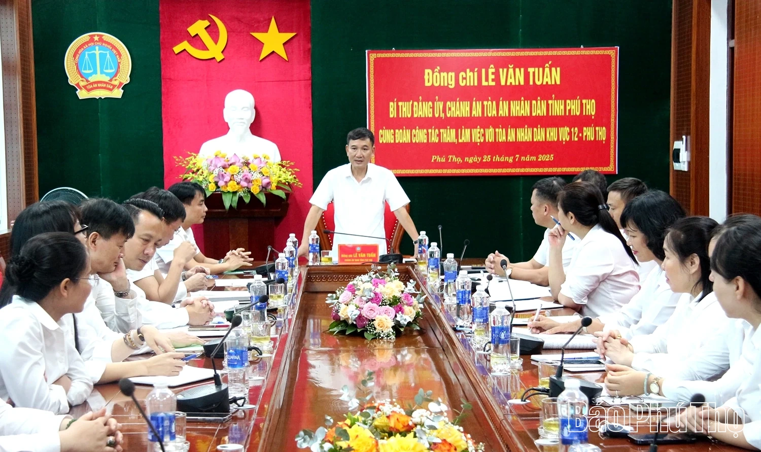 Đoàn công tác của Tòa án nhân dân tỉnh làm việc với Tòa án nhân dân khu vực 12 - Phú Thọ