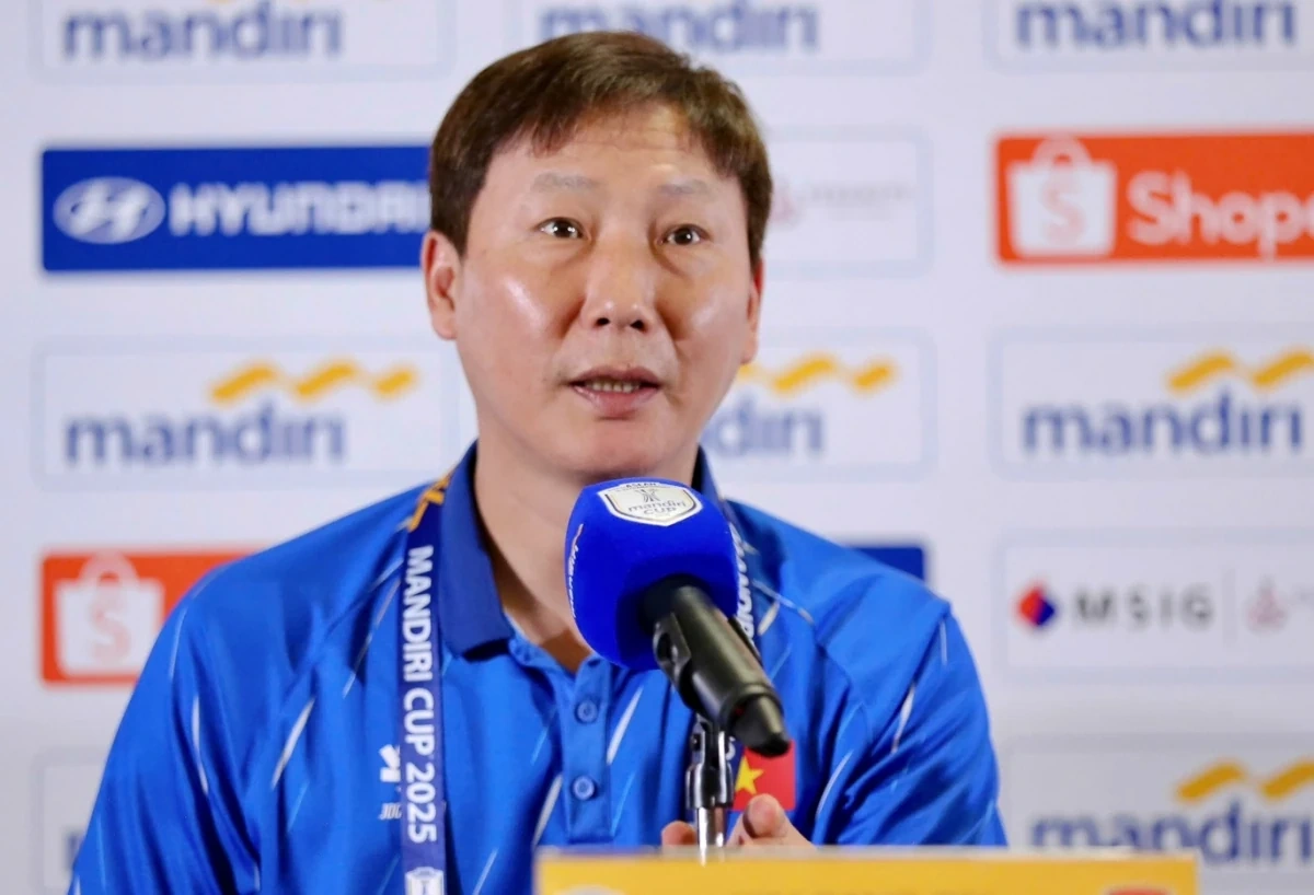 HLV Kim Sang Sik chỉ ra điều U23 Việt Nam cần cẩn trọng ở bán kết