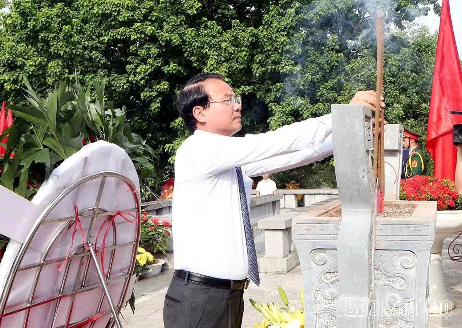 Đoàn đại biểu lãnh đạo tỉnh dâng hương tưởng nhớ các Anh hùng Liệt sĩ nhân kỷ niệm 78 năm Ngày Thương binh - Liệt sĩ