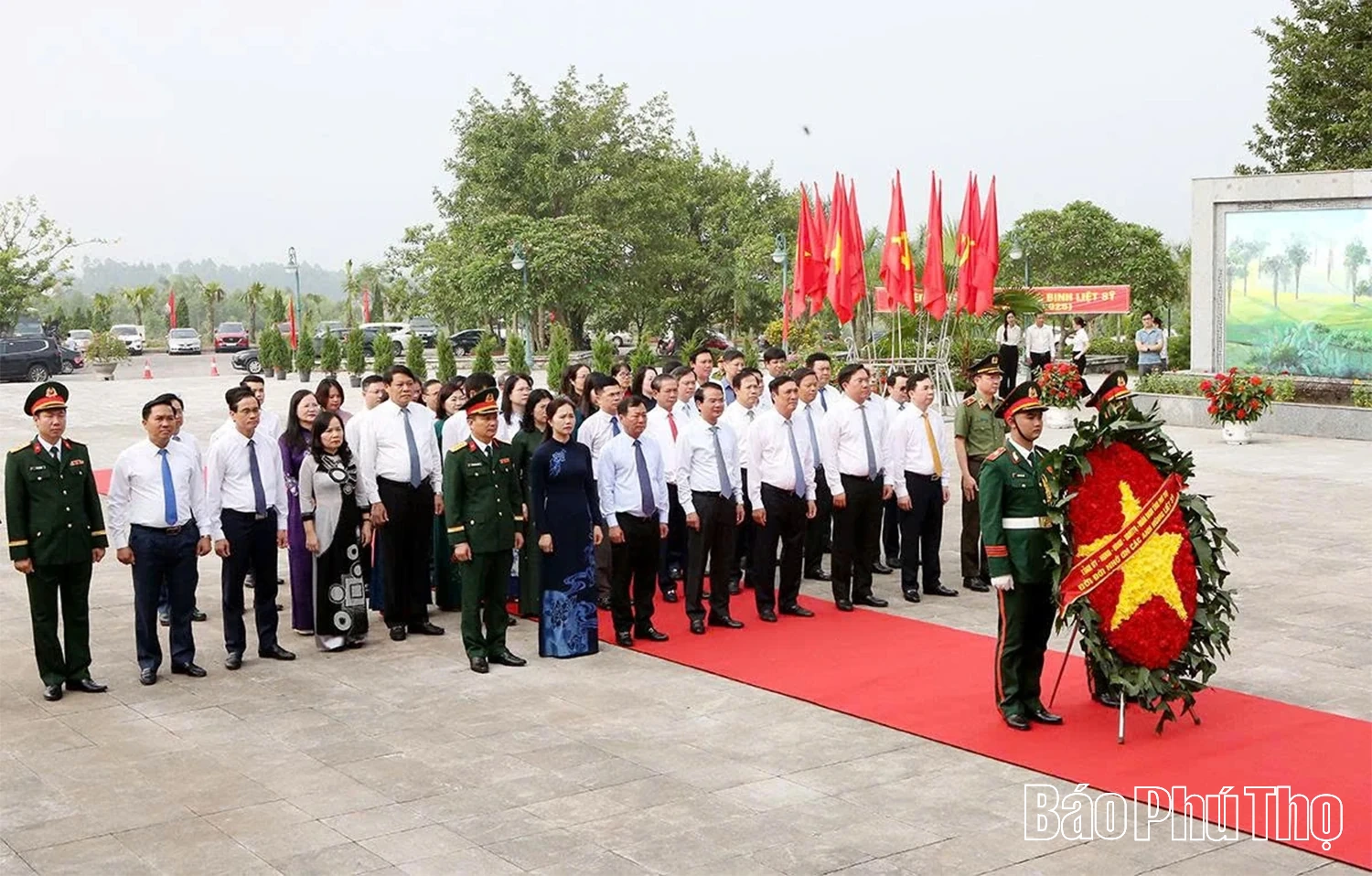 Đoàn đại biểu lãnh đạo tỉnh dâng hương tưởng nhớ các Anh hùng Liệt sĩ nhân kỷ niệm 78 năm Ngày Thương binh - Liệt sĩ