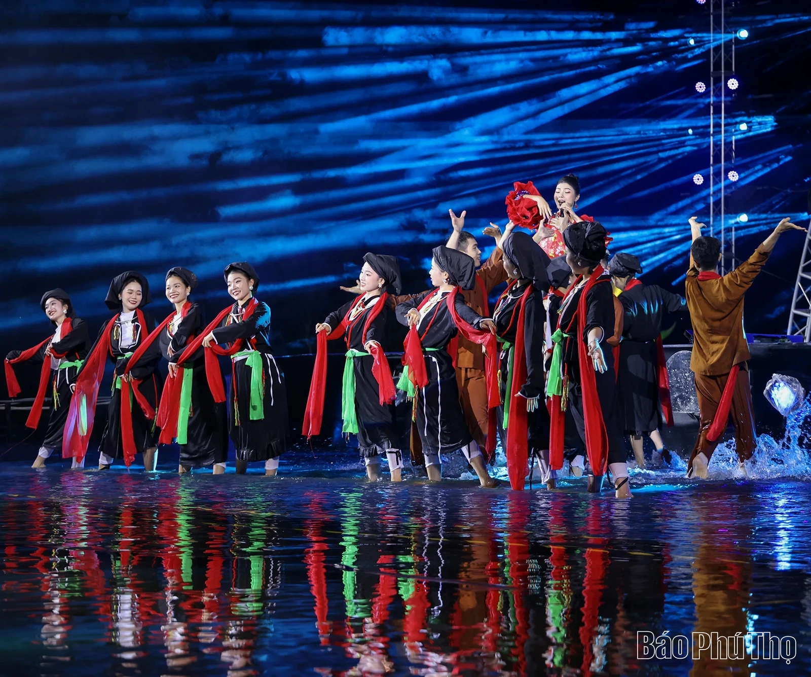 Đảng bộ UBND tỉnh đoàn kết, thống nhất, tập trung lãnh đạo, chỉ đạo thực hiện thắng lợi các mục tiêu, nhiệm vụ Nghị quyết Đảng bộ UBND tỉnh nhiệm kỳ I, giai đoạn 2025 - 2030