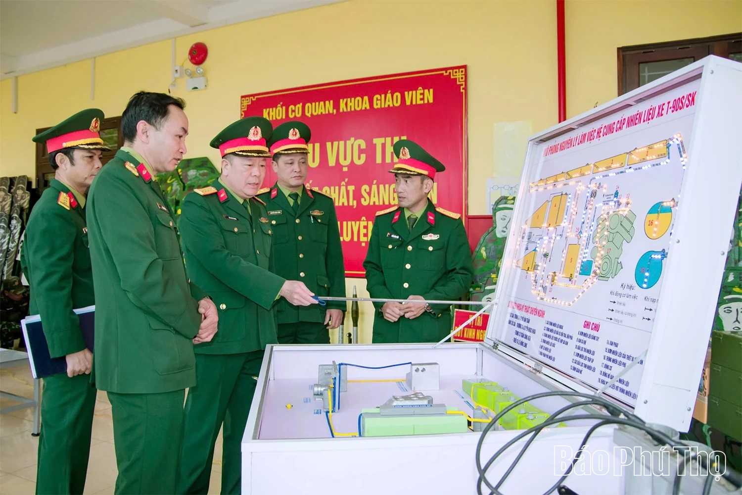 Đại úy Phan Anh Tuấn - “Người thầy thứ hai” tỏa sáng phẩm chất Bộ đội Cụ Hồ