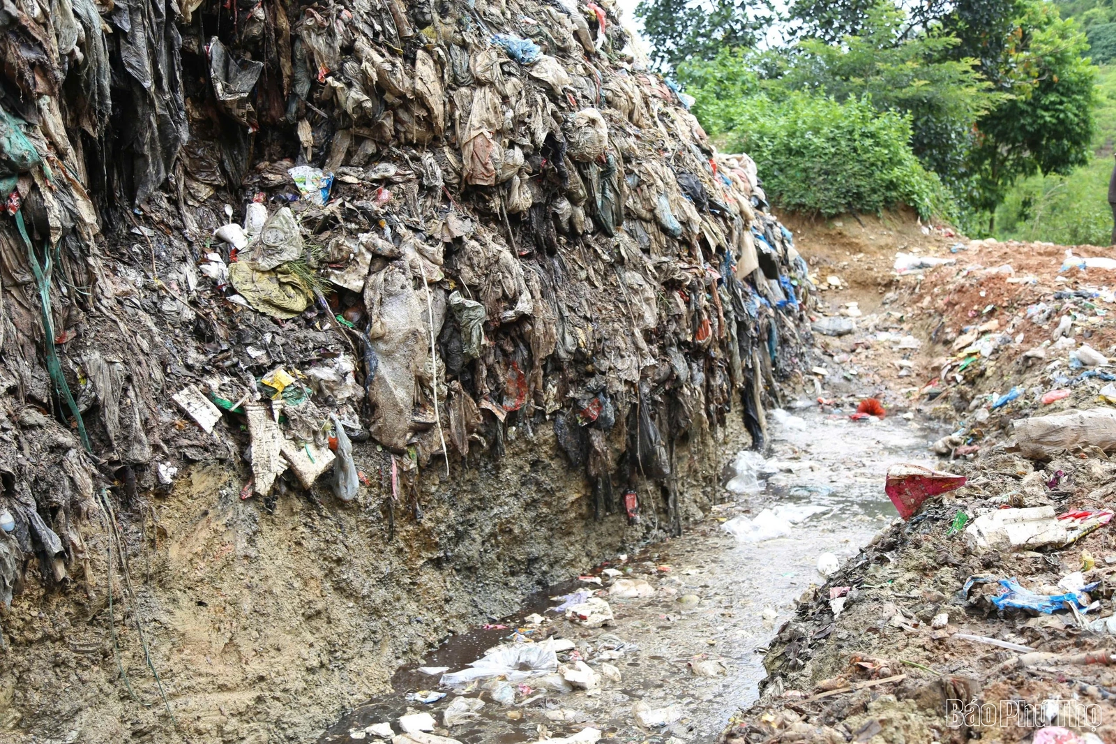 Báo động đỏ từ bãi rác Mường Động
