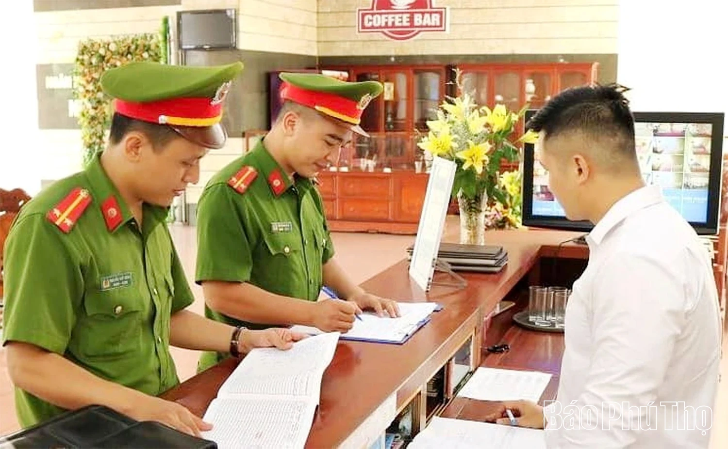 Cảnh báo thủ đoạn mạo danh cán bộ thuế, giăng bẫy hộ kinh doanh cá thể