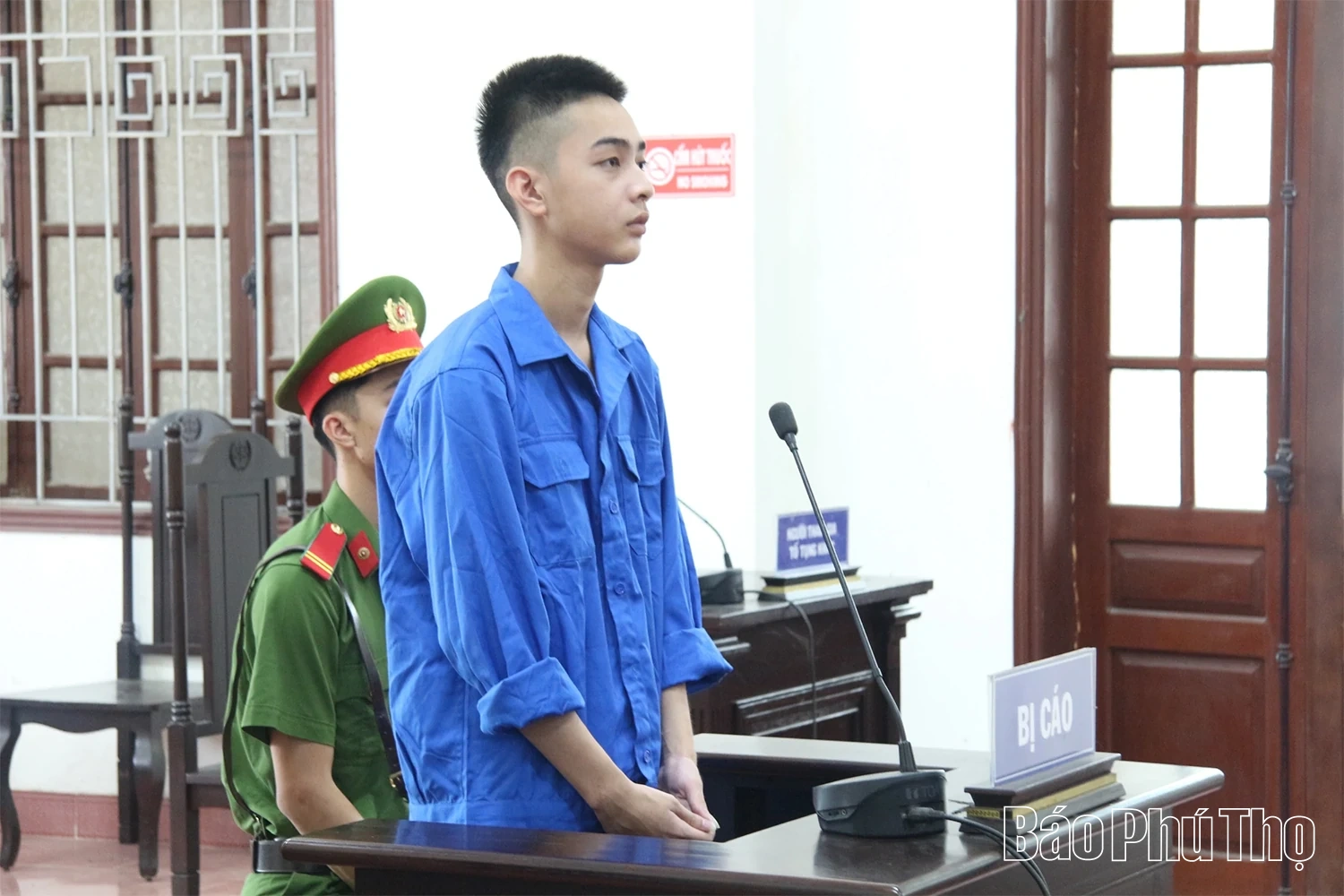 Tụ tập gây rối giữa đêm, bị cáo đang là trẻ vị thành niên bị phạt 10 tháng tù