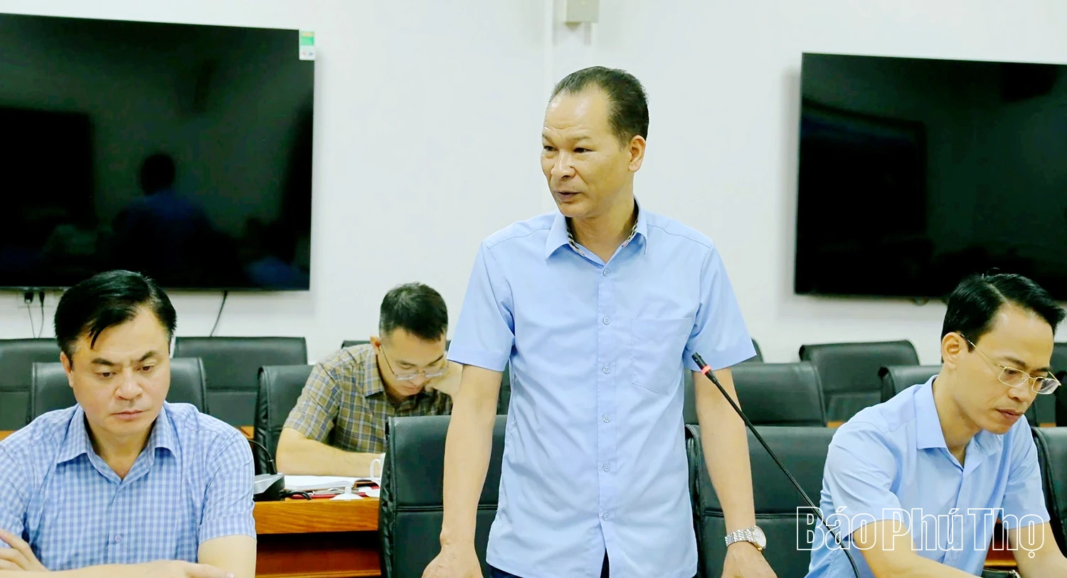 Phó Chủ tịch UBND tỉnh Vũ Việt Văn kiểm tra chung cư Hòa Phong và khu chợ Trung tâm Việt Trì (cũ)