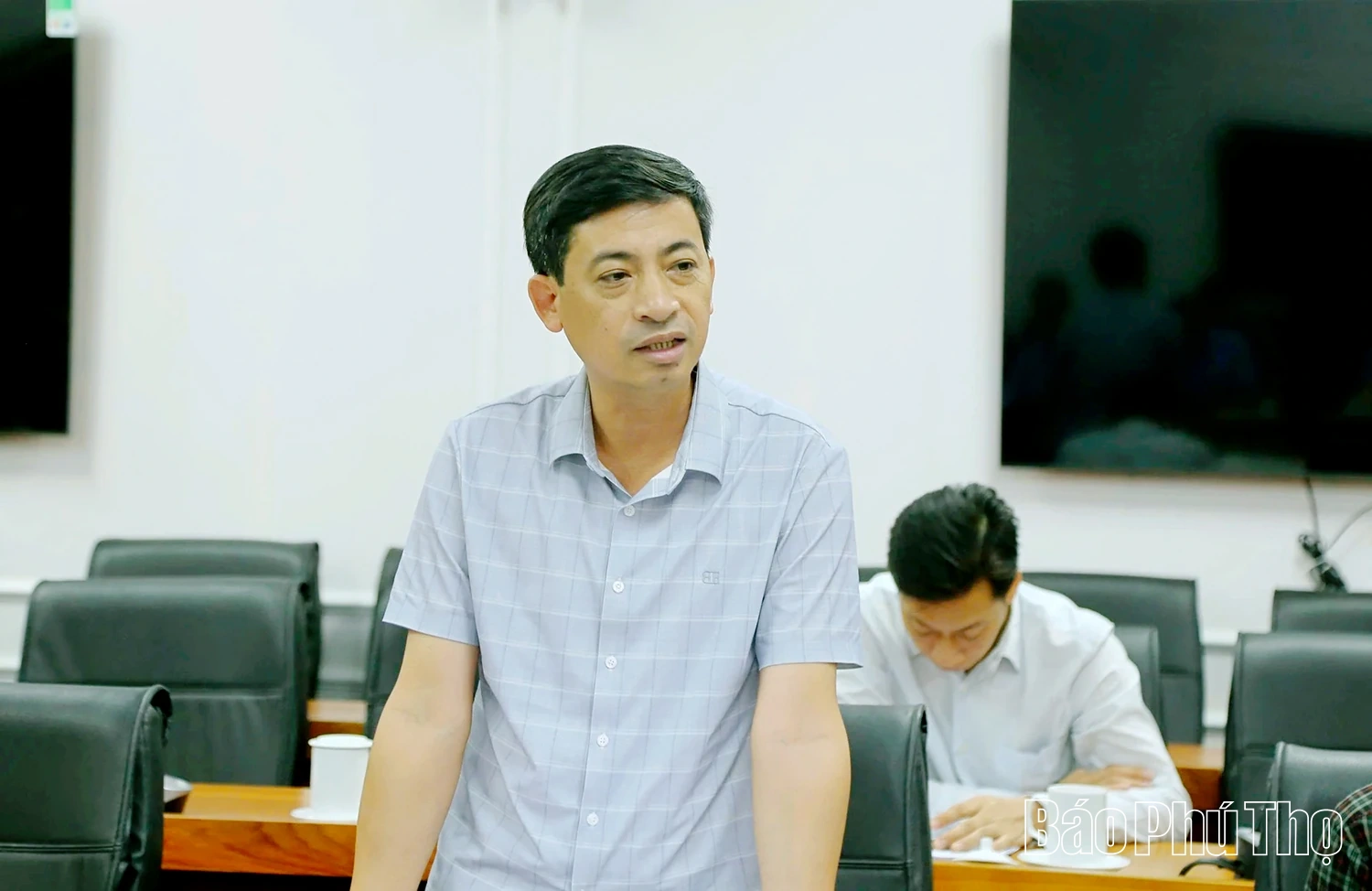 Phó Chủ tịch UBND tỉnh Vũ Việt Văn kiểm tra chung cư Hòa Phong và khu chợ Trung tâm Việt Trì (cũ)