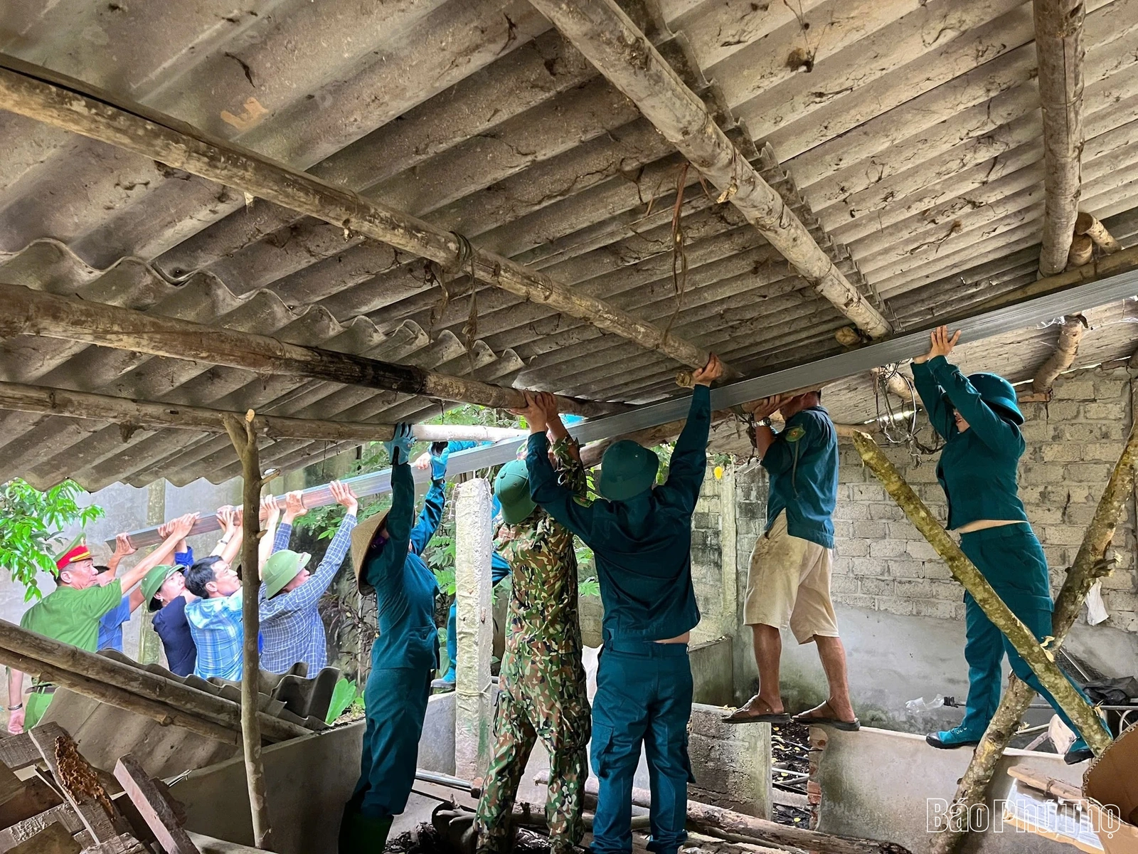 Xã Quảng Yên hỗ trợ người dân di dời, bàn giao mặt bằng cho Dự án đường dây 500kV Lào Cai-Vĩnh Yên