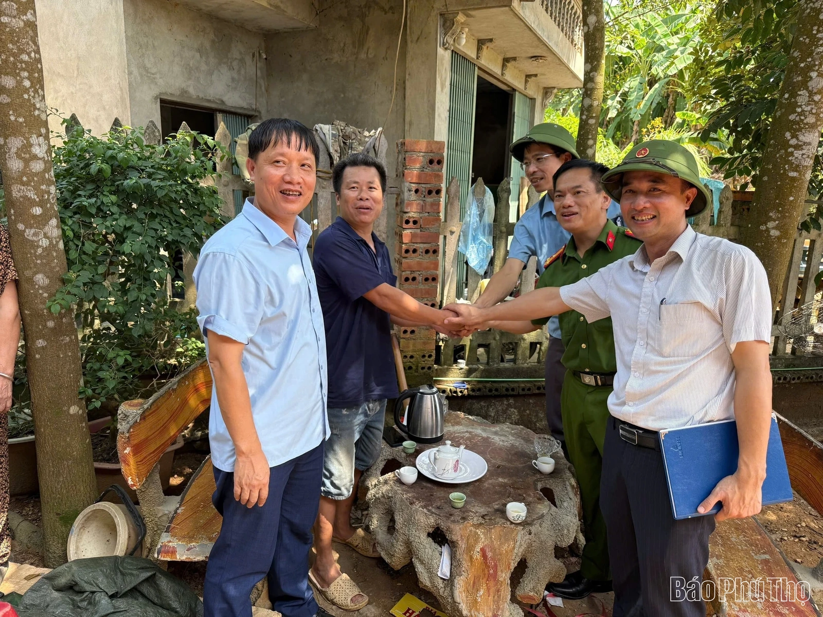 Xã Quảng Yên hỗ trợ người dân di dời, bàn giao mặt bằng cho Dự án đường dây 500kV Lào Cai-Vĩnh Yên