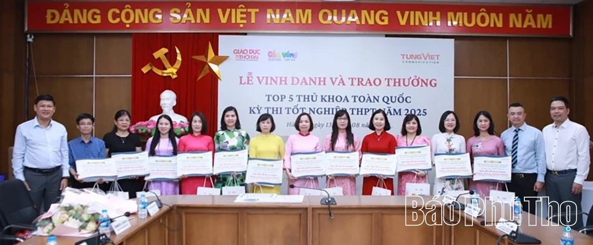 Vinh danh Top 5 thủ khoa toàn quốc Kỳ thi tốt nghiệp THPT năm 2025