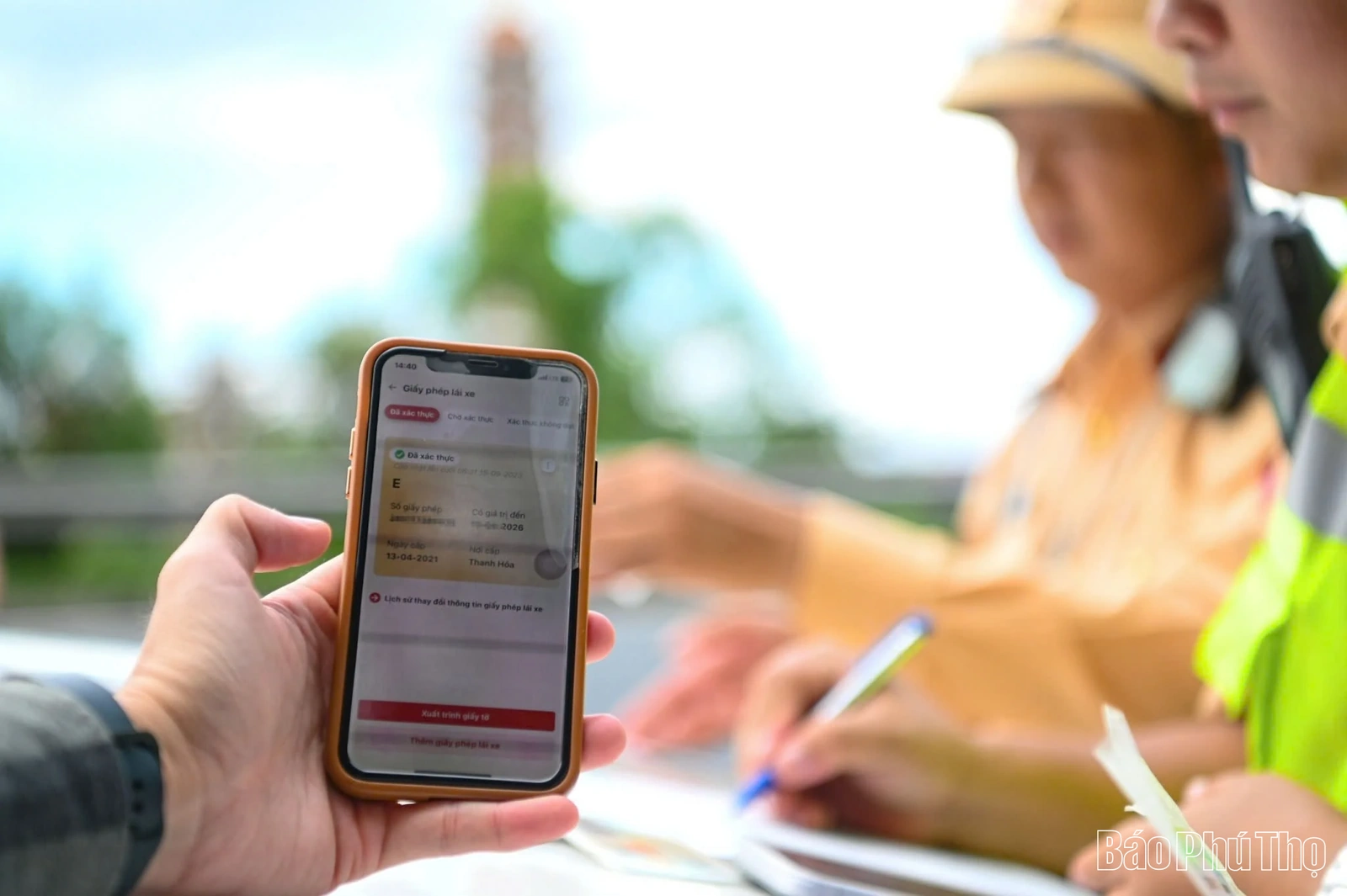 Người dân đã có thể xuất trình Giấy phép lái xe trên VNeID