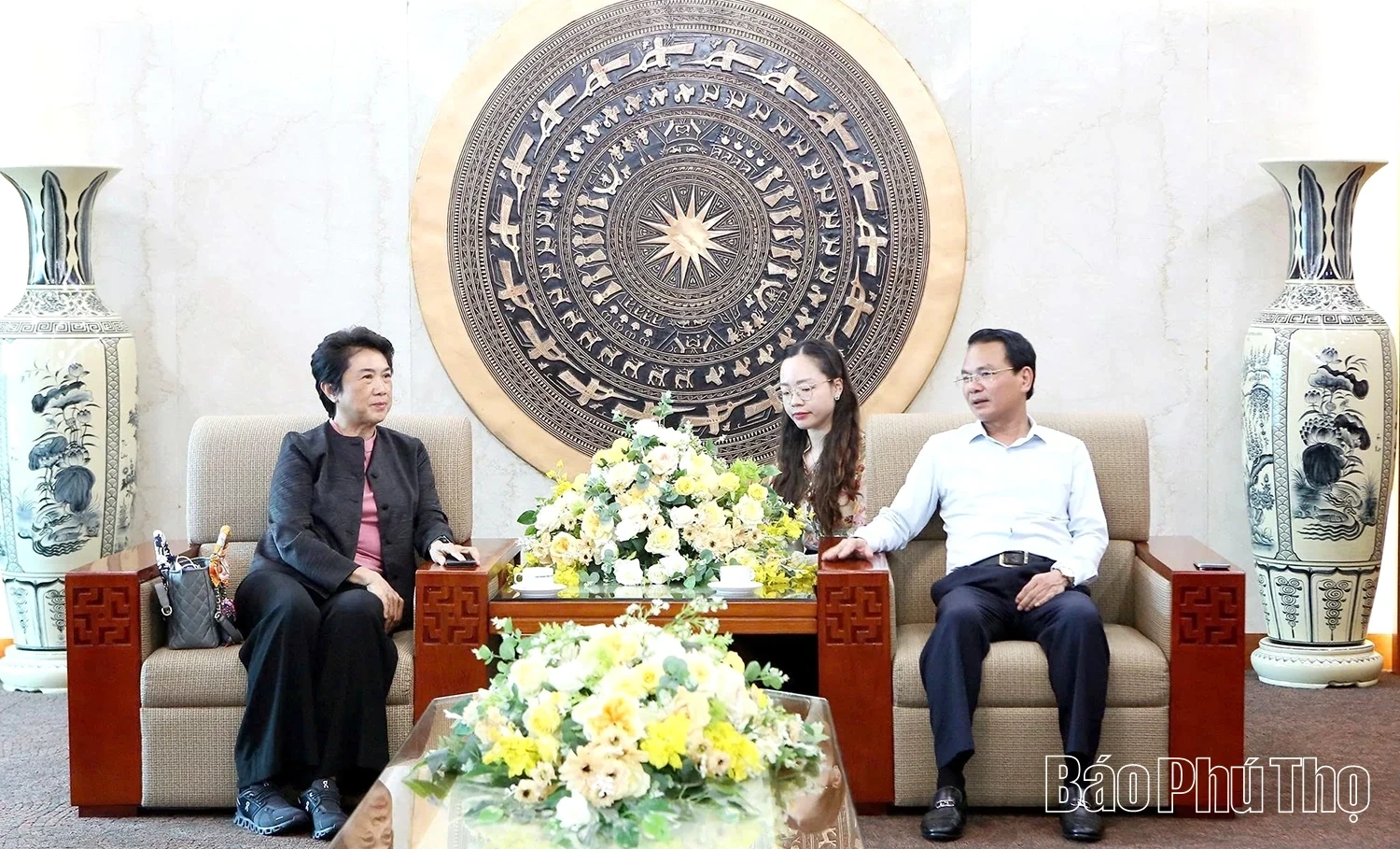 Secretary of the Provincial Party Committee Dang Xuan Phong Receives CEO of Amata (Thailand)