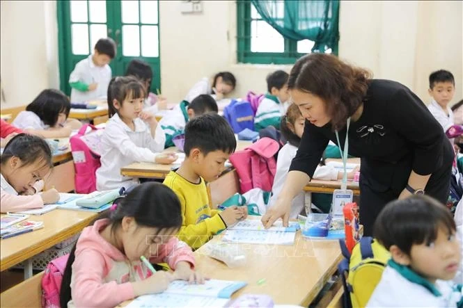 Viết tiếp trang sử hào hùng, bảo vệ vững chắc thành quả cách mạng