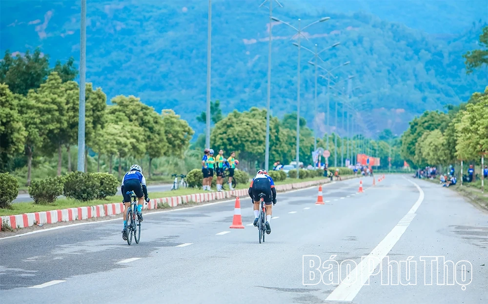 Những pha nước rút thần tốc xe đạp đường trường