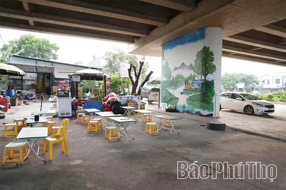 Cần sớm chấm dứt tình trạng buôn bán, kinh doanh dưới gầm cầu