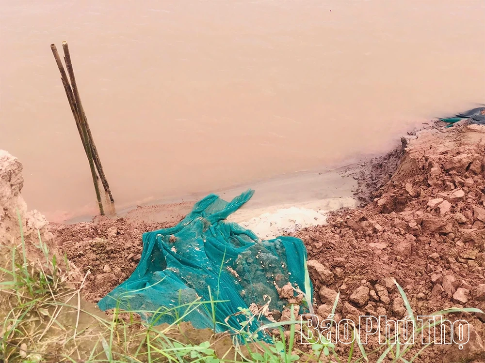 Sạt lở tại xã Tu Vũ đang diễn biến phức tạp