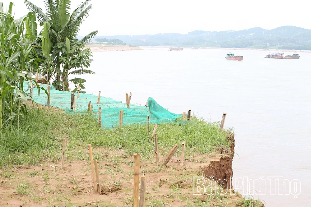 Sạt lở tại xã Tu Vũ đang diễn biến phức tạp