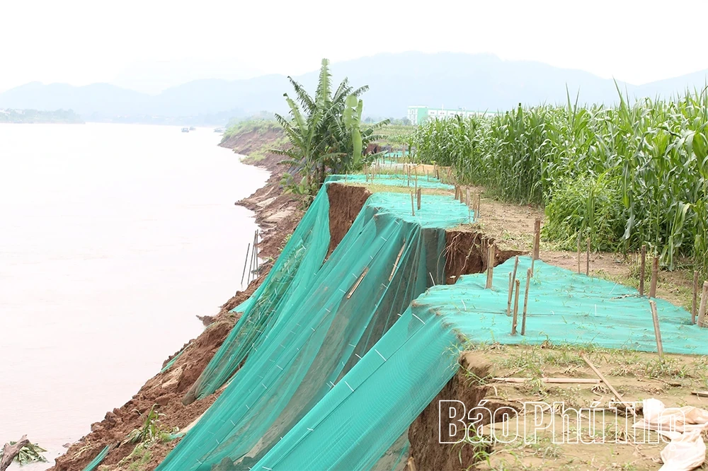 Sạt lở tại xã Tu Vũ đang diễn biến phức tạp