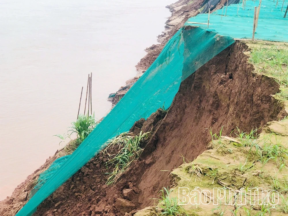 Sạt lở tại xã Tu Vũ đang diễn biến phức tạp