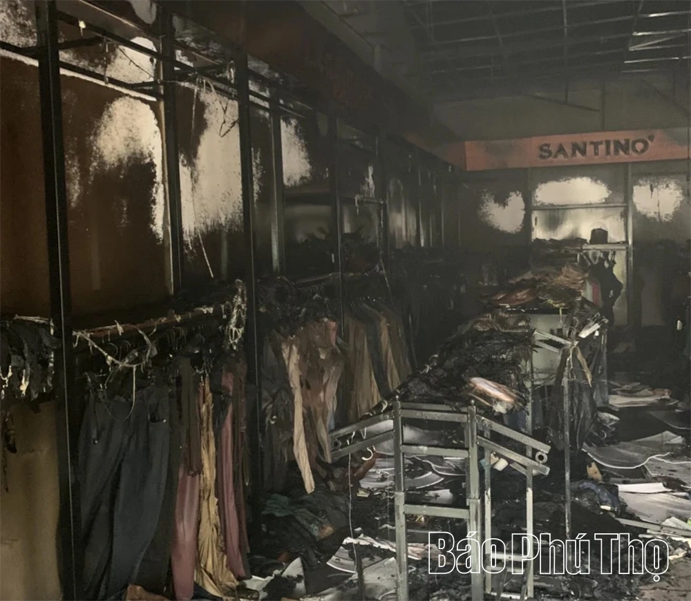 Cháy cửa hàng kinh doanh quần áo, thiệt hại khoảng 90 triệu đồng