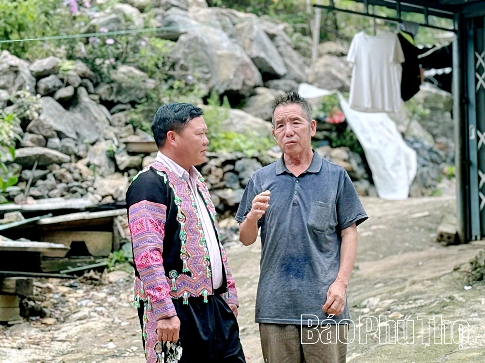 Chuyện “gieo chữ” trên non cao