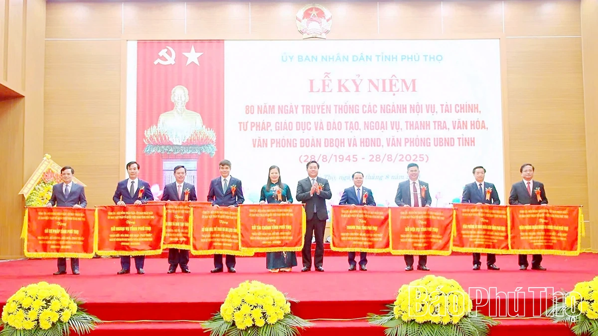 Lễ Kỷ niệm 80 năm ngày truyền thống các cơ quan chính quyền