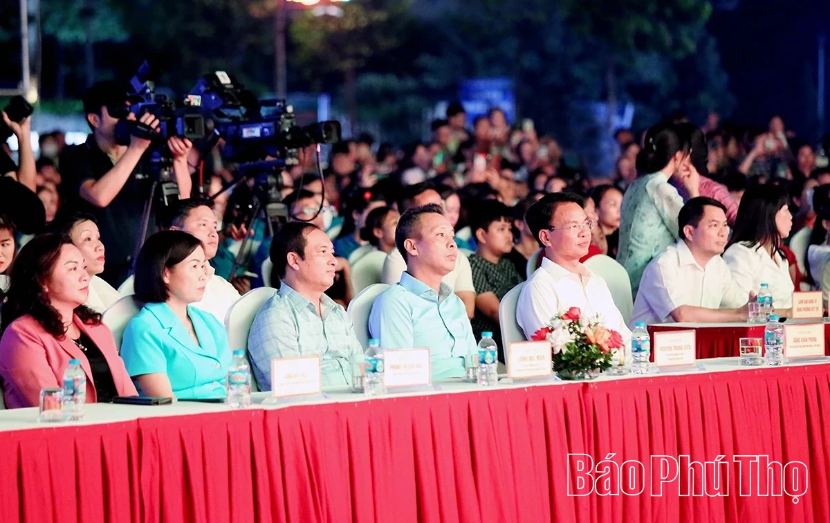 Chương trình nghệ thuật “Rạng rỡ non sông”