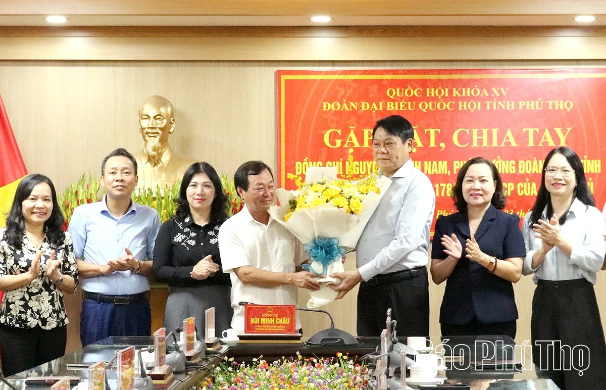 Đoàn ĐBQH tỉnh gặp mặt, chia tay cán bộ được nghỉ công tác, hưởng chế độ theo quy định